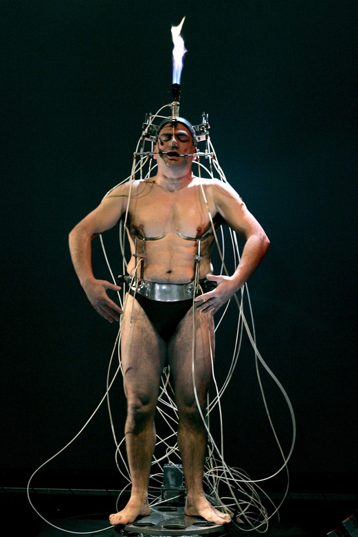 Epizoo 1994. Interactive Performance. Extem Golem scene. Author: Marcel·lí Antúnez Roca. Photo: Carles Rodriguez.