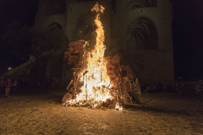 Tracapello fire Falla. Furs Place, Valencia.. Author: Marcel·lí Antúnez Roca. Photo: Carles Rodriguez.