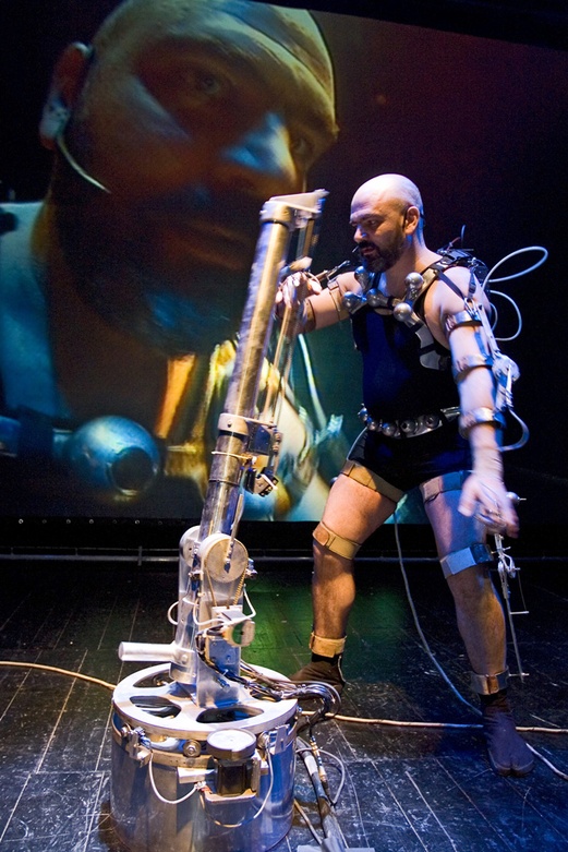 Afasia1998. Mechatronic Performance. Demo robots scene. Author: Marcel·lí Antúnez Roca. Photo: Carles Rodriguez.