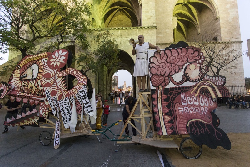 Tracapello Falla preparation. Furs Place, Valencia.. Author: Marcel·lí Antúnez Roca. Photo: Carles Rodriguez.