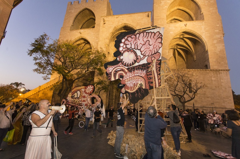 Tracapello Falla preparation. Furs Place, Valencia.. Author: Marcel·lí Antúnez Roca. Photo: Carles Rodriguez.